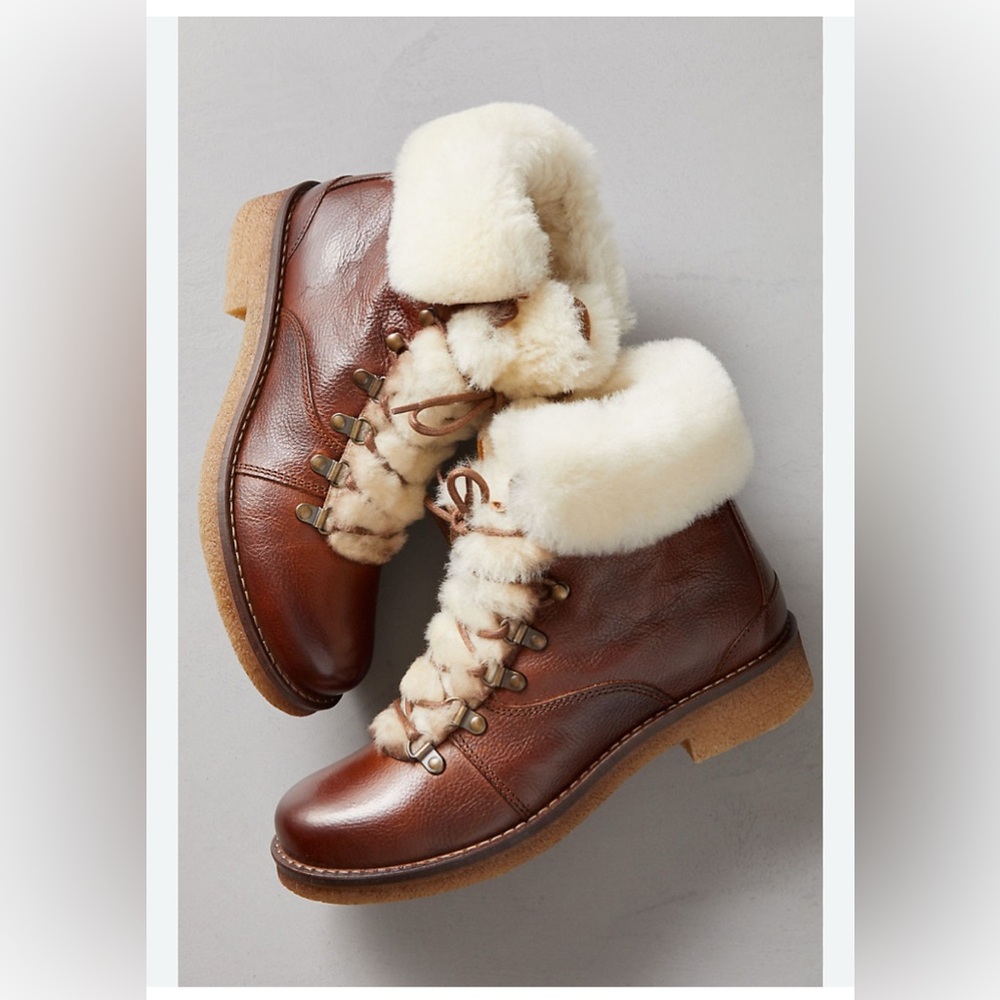Brown Lace Up Boots with Cream Fur Lining